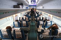 ’사회적 거리두기 완화‘ 열차 예매 전좌석 확대…입석은 제한