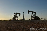 [국제유가·국제금값] WTI, 수요 기대에 70달러 돌파…금값은 하락