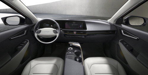 기아 신규 디자인 철학을 적용한 첫 전용 전기차 'EV6' 내&middot;외장 디자인 공개