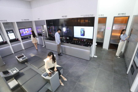 0323 (2) U 언택트스토어 내부 전경
