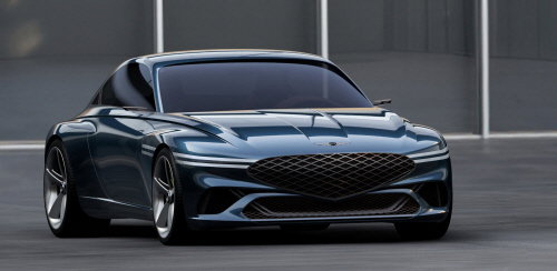 제네시스는 31일 전기차 기반의 GT(Gran Turismo) 콘셉트카 &lsquo;제네시스 엑스&rsquo;를 온라인으로 공개했다. 현대자동차 현대차