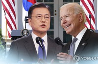 문대통령 방미일정 마치고 귀국. 성과에 대해 평가 분분