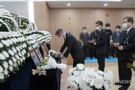 [정치 브리핑] 문재인 대통령, 공군 부사관 추모소 조문 外