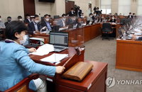 대체공휴일 전면확대법 소위 통과. 5인 미만 사업장은 제외