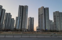'집값 잡겠다' 벌써부터 뜨거운 부동산 공약 경쟁. "현실적 대책 필요"