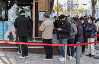 고령층 코로나19 돌파감염 확산…위중증 환자 최다