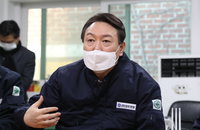 윤석열 "주유소·LPG충전소 내 전기차 충전 인프라 확대"