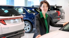 현대자동차가 2020년 전국 판매 우수자 10명의 명단을 공개하며, 수원서부지점 곽경록 영업부장(만 53세)이 2020년 최다 판매 직원에 선정됐다고 1일(월) 밝혔다.