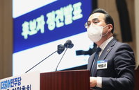 민주당 원내대표에 '이재명계' 3선 박홍근 선출