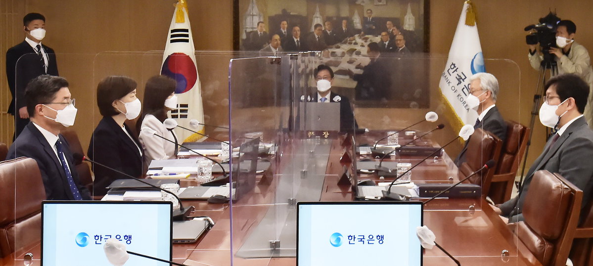 주상영 금통위 의장 직무대행, 본회의 주재