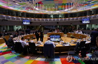 EU, 우크라이나 '후보국 지위' 승인…신청 4개월 만에 결정
