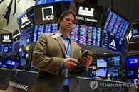 뉴욕증시, 내구재 수주 강세에도 하락…다우 0.20%↓마감