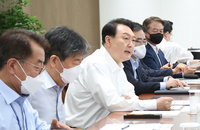 尹 "경제 매우 어려워…가치 공유하는 국가간 연대 해결"