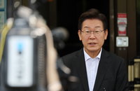 이재명, "DJ 닮고 싶다" 당권행보 시동…비명계 결사저지
