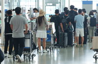 한쪽은 '휴포족' 한쪽은 유럽여행…고물가 속 휴가도 양극화