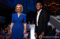 영국 총리 선거전, 트러스 우세에 수낵 감세카드