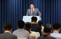 尹대통령, 펠로시와 통화 "방한, 한미 대북 억지력 징표"