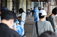 코로나19 신규확진 2만5792명, 사망 73명