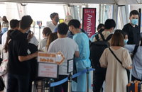 3일부터 입국 전 코로나 검사 폐지…해외여행 예약 급증