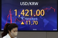 환율 1420원도 돌파, 정부 '아직 저평가 국면 진입 아니다'