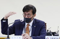 물가 부채질하는 고환율, 한은 "물가 5∼6%대 이어갈 것"