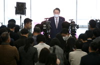 檢 압수수색은 野 탄압? 尹 대통령 "국민이 잘 아실 것"