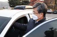 '서해 피격' 서욱 前국방장관 조건부 석방