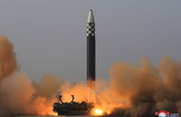 北, 15일만에 또 ICBM…홋카이도 서쪽에 낙하