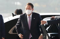 尹 대통령, 도어스테핑 잠정 중단