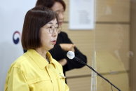 백경란 "실내마스크 의무 조정, 늦어도 내년 3월"