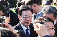 성남FC 후원금 의혹' 이재명 검찰 출석
