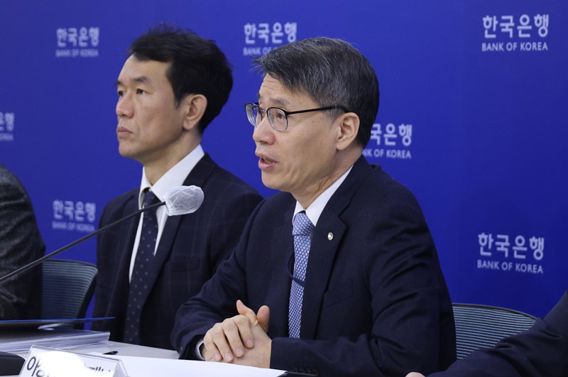 통화신용정책보고서 설명하는 한은 부총재보