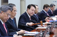 尹 "배타적 민족주의·반일로 정치적 이득 취하는 세력 존재"