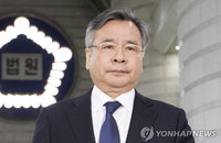 박영수 전 특검 압수수색, '50억 클럽' 수사 본격화