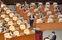 근로제 개편 두고 "주69시간은 왜곡 프레임" "과로사회" 공방