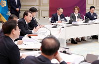 尹 "사회서비스에 경쟁 도입…복지사업은 통폐합"