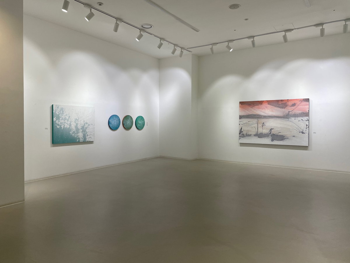 [11월 4일까지 두남재 갤러리에서 이소 작가의  &lsquo;산ㆍ들ㆍ바람&rsquo; 展이 열린다]