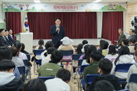 이석용 농협은행장, 태백 장성초 일일 금융 교육 강사 나서