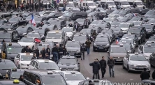 프랑스 택시기사 '우버' 항의시위 [EAP 연합뉴스 자료사진. 재판매 및 DB 금지]