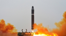 북한 ICBM '화성포-15형' 발사 훈련