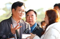 '돈봉투 의혹' 송영길 수사 8개월 만에 검찰 출석