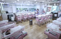 작년 출생아 23만명 또 최저…4분기 합계출산율 첫 0.6명대