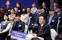 尹 "이공계 학비 걱정 없게 전폭 지원…과학수도 대전 리모델링"