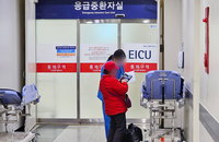 오늘부터 간호사도 진료행위 본격 투입…의대 교수 반발
