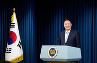 尹, 비서실장 정진석·정무 홍철호 임명