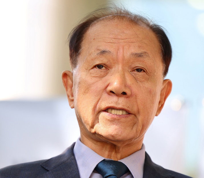 與 비대위원장에 황우여 지명