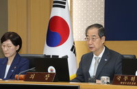 한총리, '野 25만원 지원' 내수진작론에 "물가안정 우선"