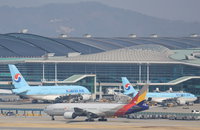 인천공항 오물 풍선 제거…운항 재개