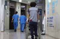 서울대병원 '전체휴진' 결의…의협 '총파업' 투표 마감