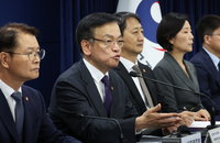 최상목 "소상공인 체감경기에 총력"…금융·기금 25조 투입